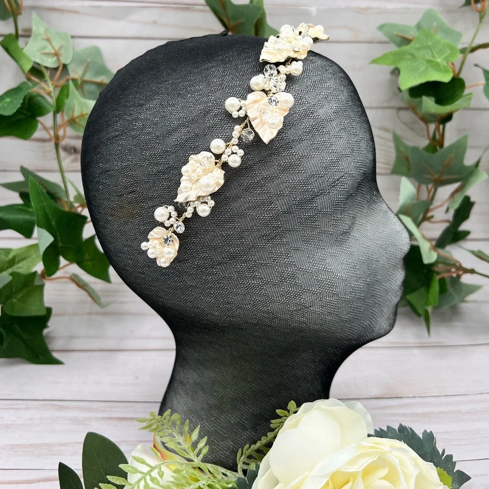 High Quality Pearls and Beads Wedding Headband, Brand New. - Picture 3 of 7